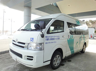 (3) 「施設保有の車両」